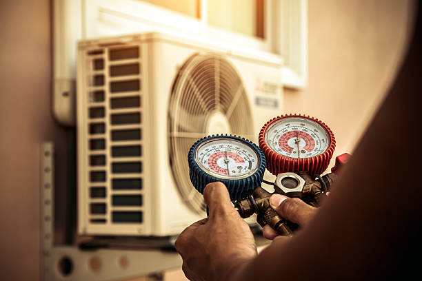 Professional Emergency Hvac technician working in Worden, IL